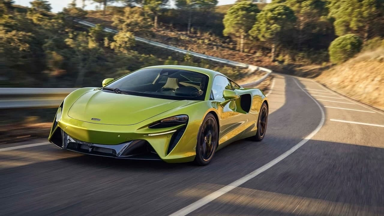 McLaren представил новый суперкар